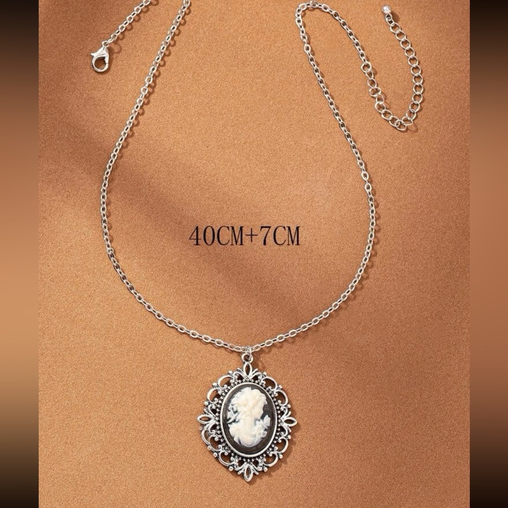 $3 MAKE A WISH CAMEO NECKLACE. NEW. $3 WHEN BUNDLED WITH 3 OR MORE ITEMS - Picture 4 of 9
